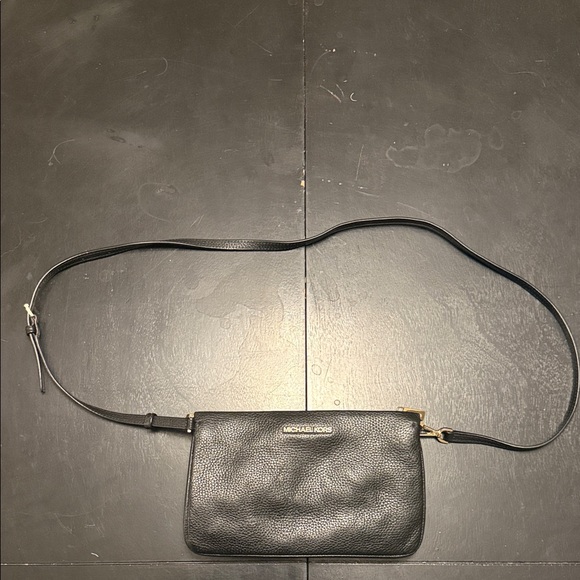 Michael Kors Handbags - Michael Kors Black Leather Crossbody Bag